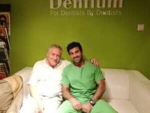 Koltai Róbert a Dentium Implant Centerben